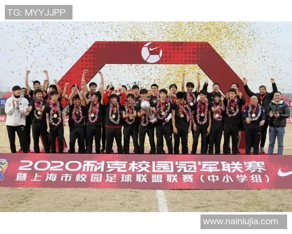 成都足球队的灵活战术揭秘与球队发展之路探讨