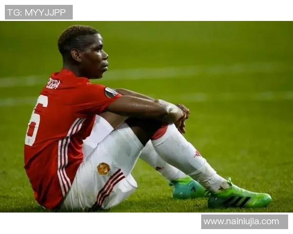 昔日足球明星风采照回顾展现他们的青春魅力与帅气瞬间