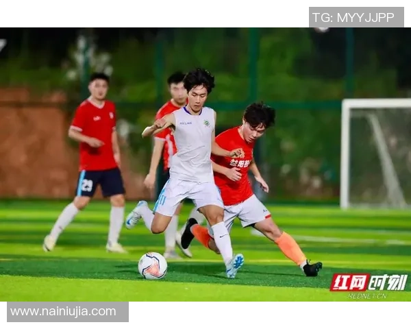 最纯粹的足球明星背后的故事与荣耀之路探寻